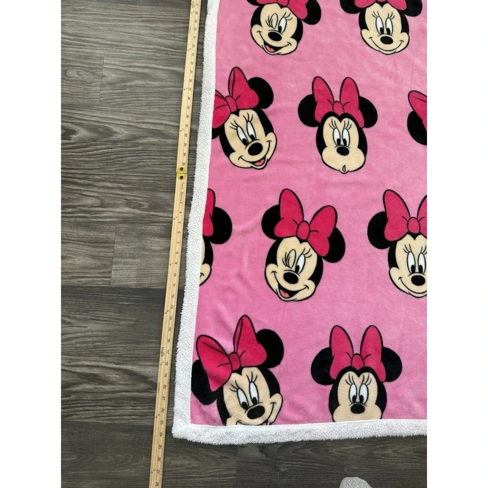 Disney Mini Mouse Throw Plush Blanket Sherpa Pink 44x60 Valentines Cozy